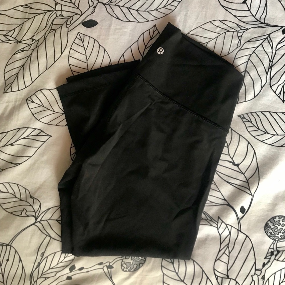 LuLulemon Black Wunder Under